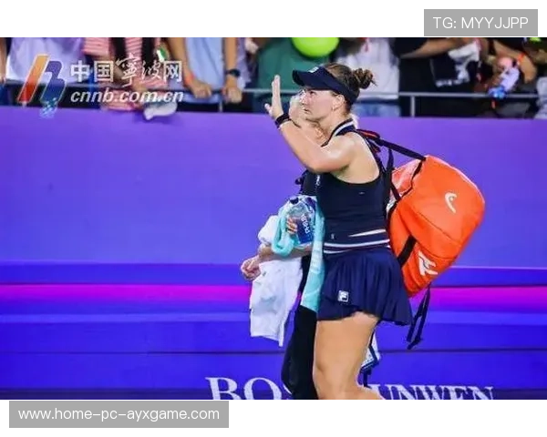 克雷吉茨科娃正拍落点极深